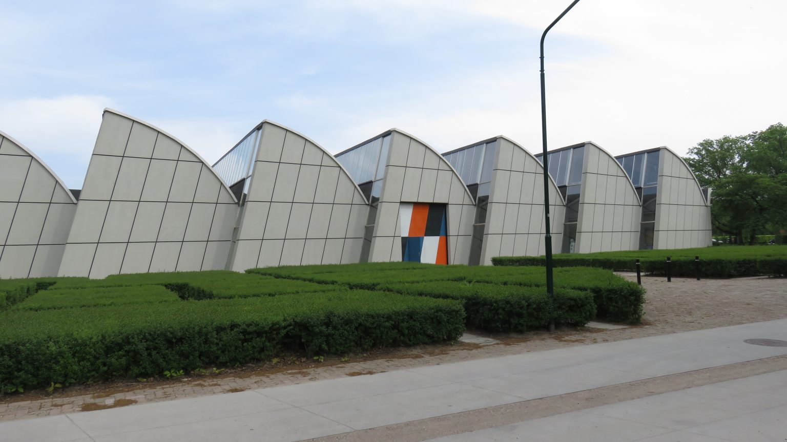 Voormalige weverij De Ploeg in Bergeijk, ontworpen door Gerrit Rietveld