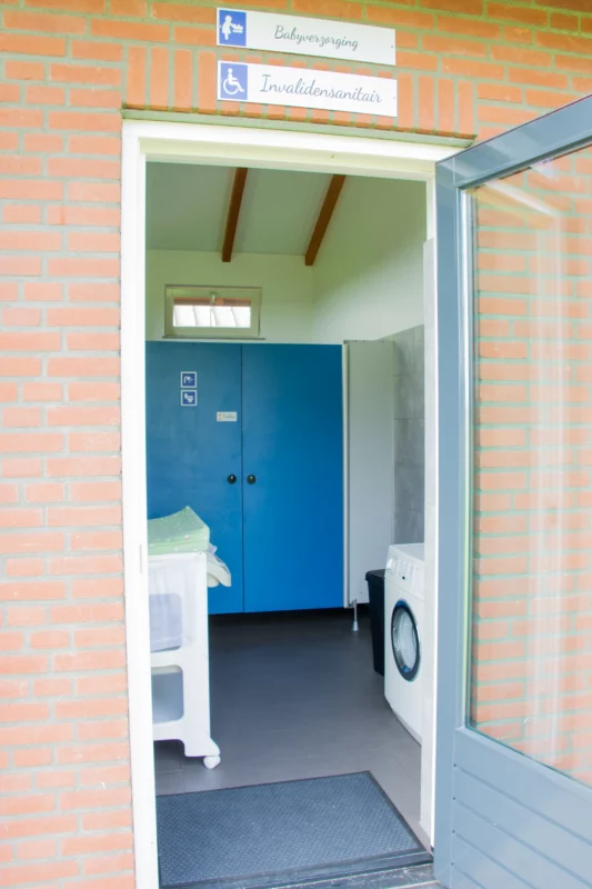 Camping Lindershoeve-Invalidensanitair en Babyverzorging