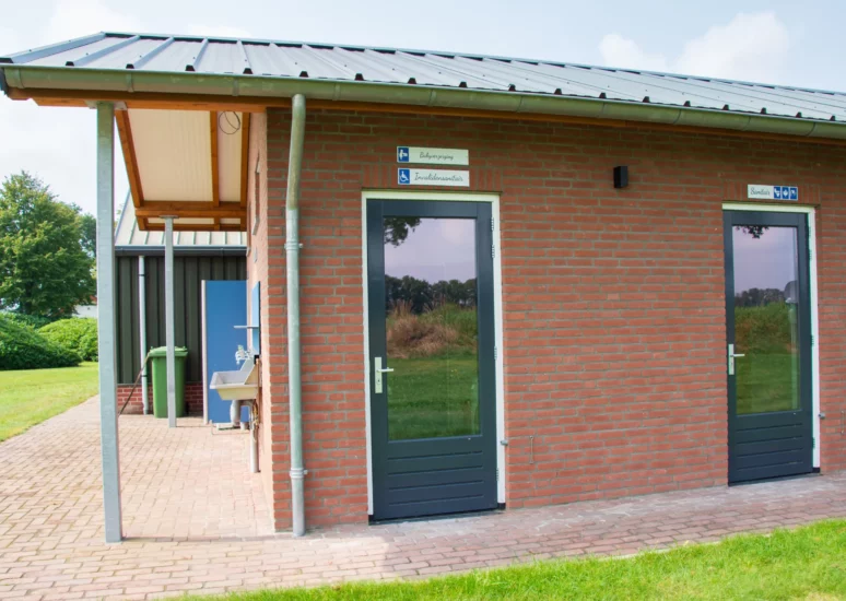 Modern Sanitairgebouw Camping Lindershoeve Bergeijk