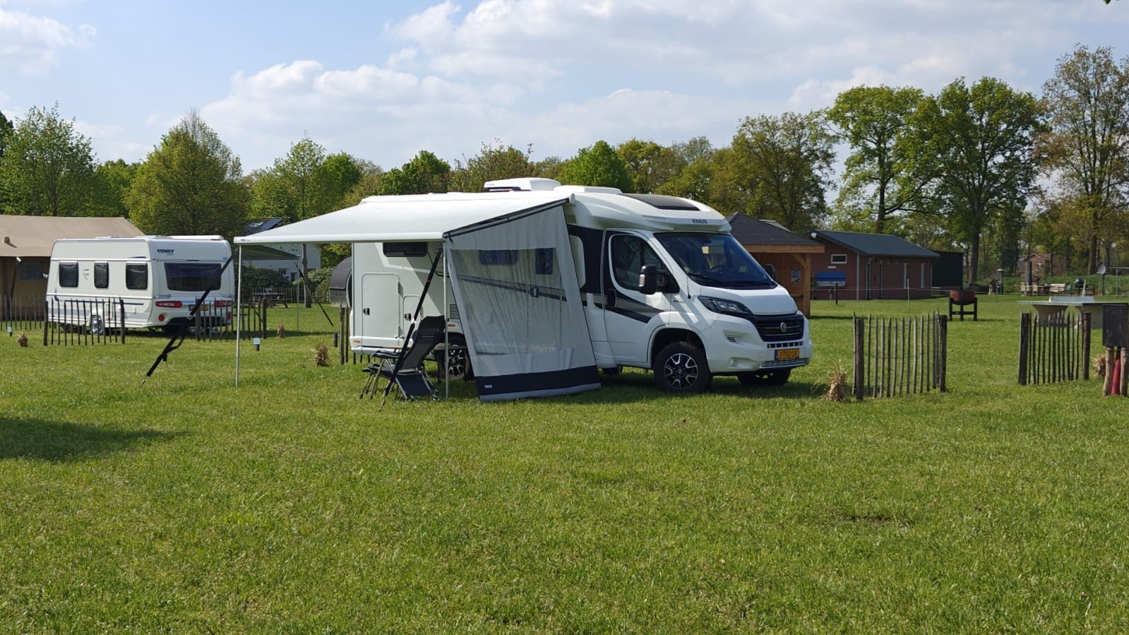 Kampeerplaatsen op minicamping De Lindershoeve in Bergeijk