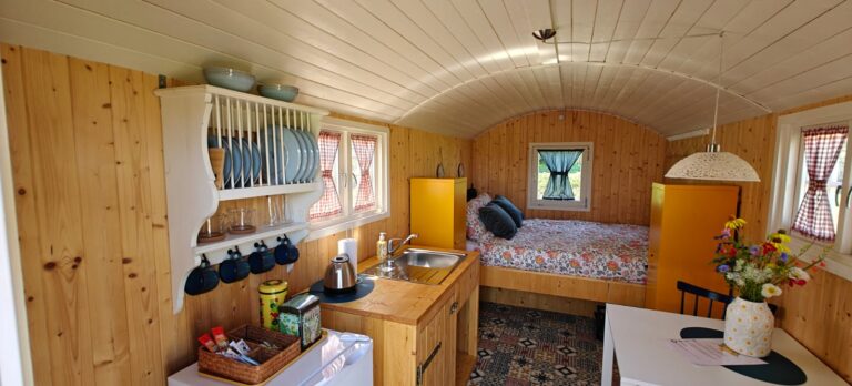Interieur van de pipowagen