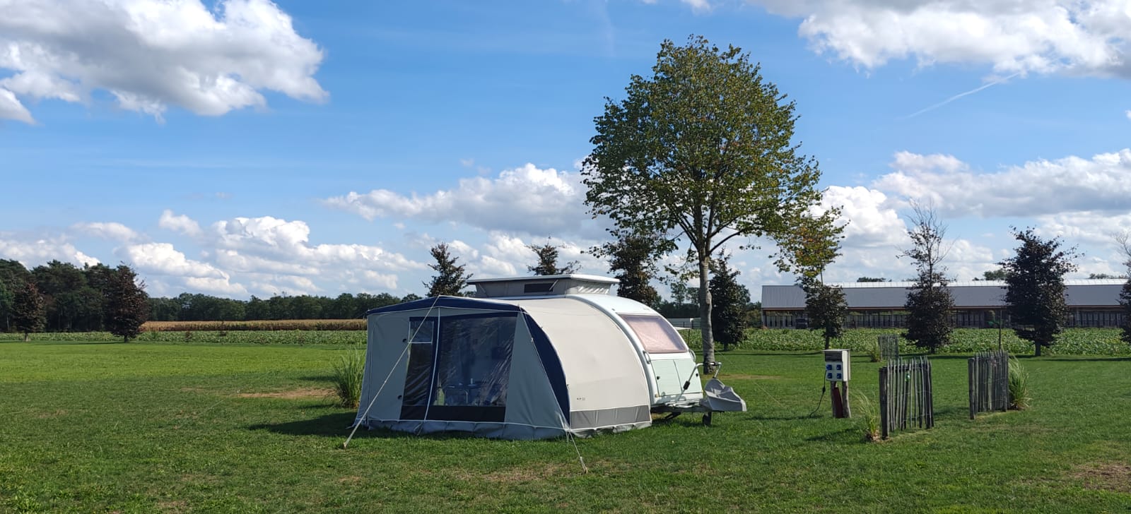 Ruime kampeerplaatsen op de minicamping